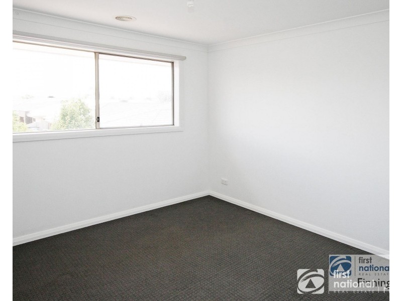 82 Thunderbolt Drive, Cranbourne East VIC 3977