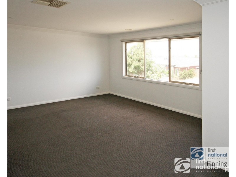 82 Thunderbolt Drive, Cranbourne East VIC 3977