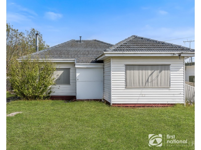 19 Damian Court, Cranbourne VIC 3977