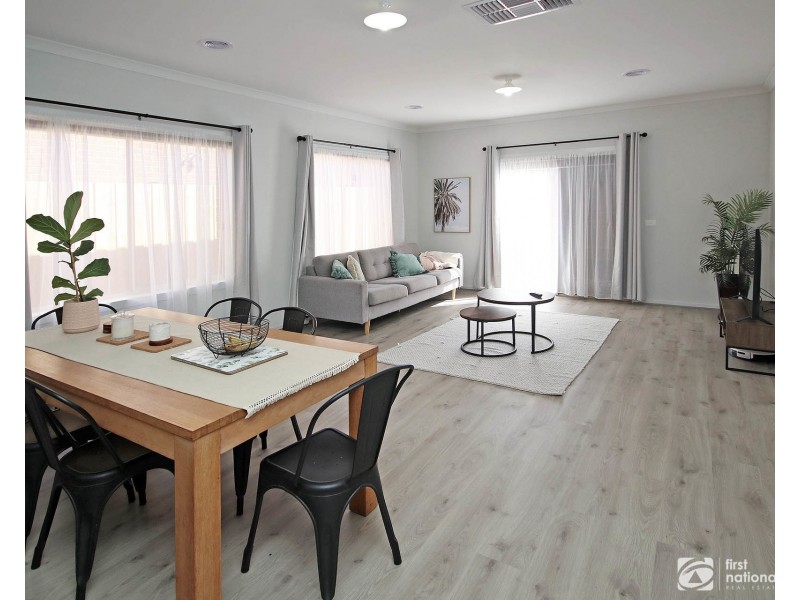 59 Guineas Street, Cranbourne East VIC 3977