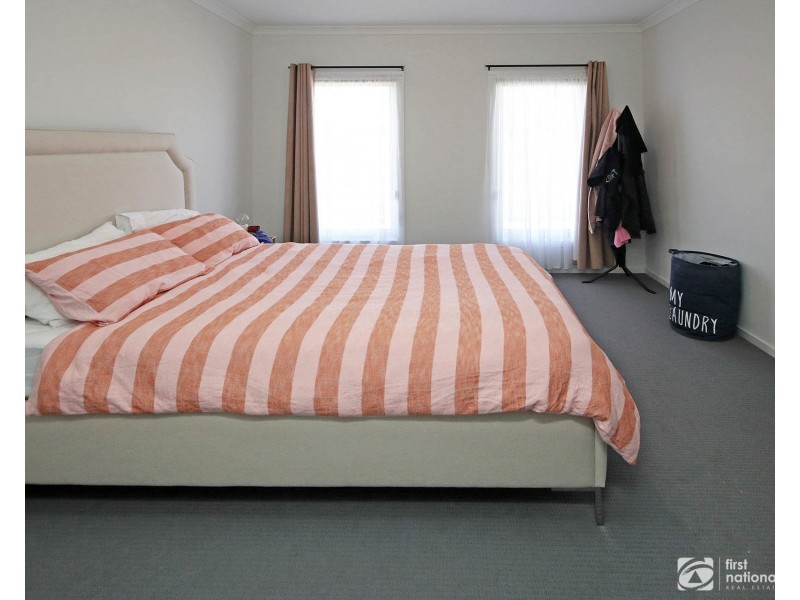 59 Guineas Street, Cranbourne East VIC 3977