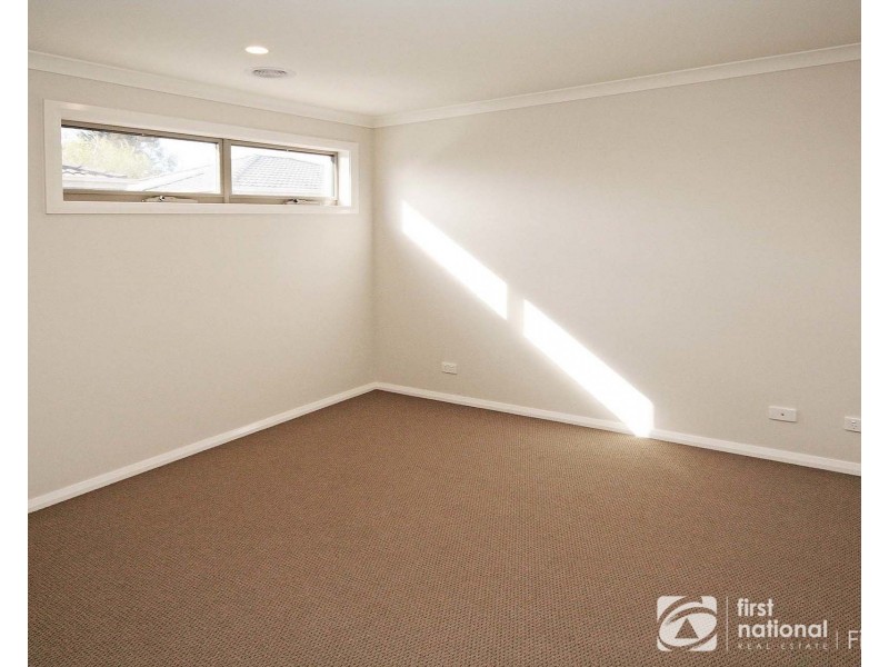 6/6-8 Walter Street, Cranbourne VIC 3977
