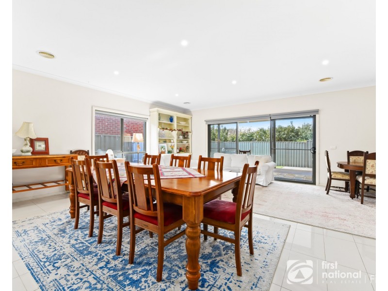 5 McFarlan Way, Cranbourne East VIC 3977