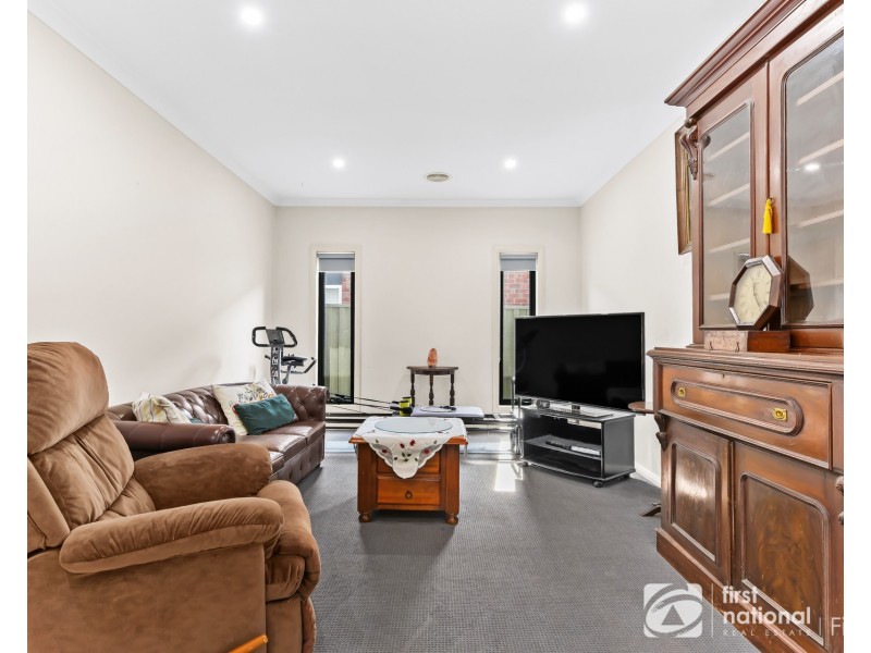 5 McFarlan Way, Cranbourne East VIC 3977