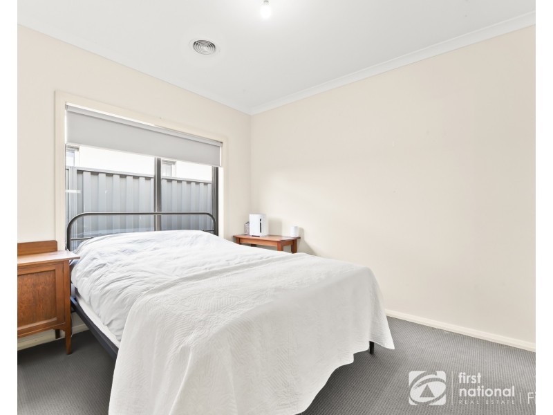 5 McFarlan Way, Cranbourne East VIC 3977