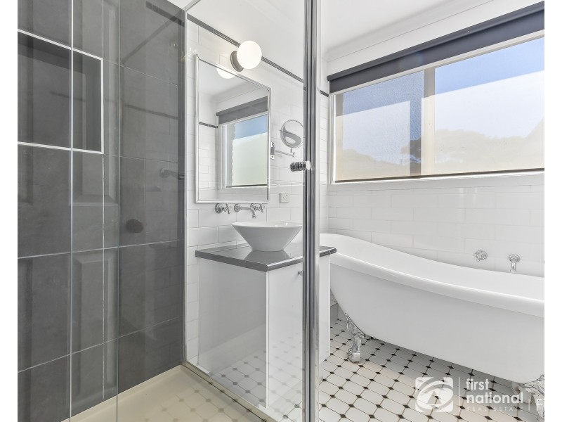 1 Lawson Close, Cranbourne VIC 3977