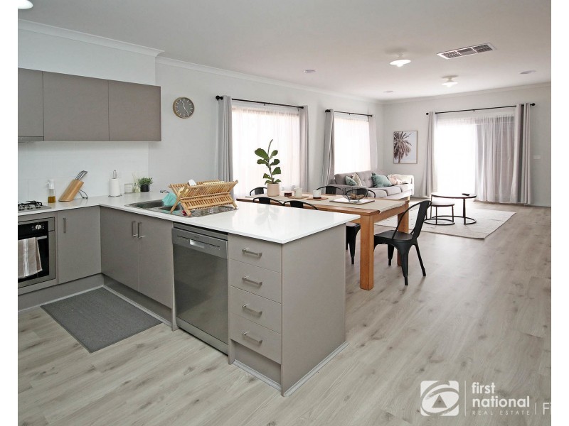 59 Guineas Street, Cranbourne East VIC 3977