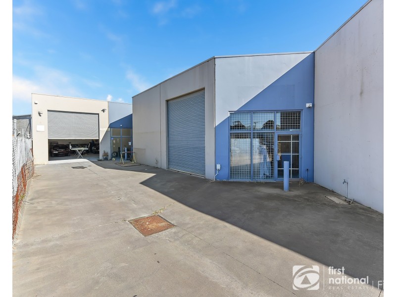 1,2,3/24 Station Street, Cranbourne VIC 3977