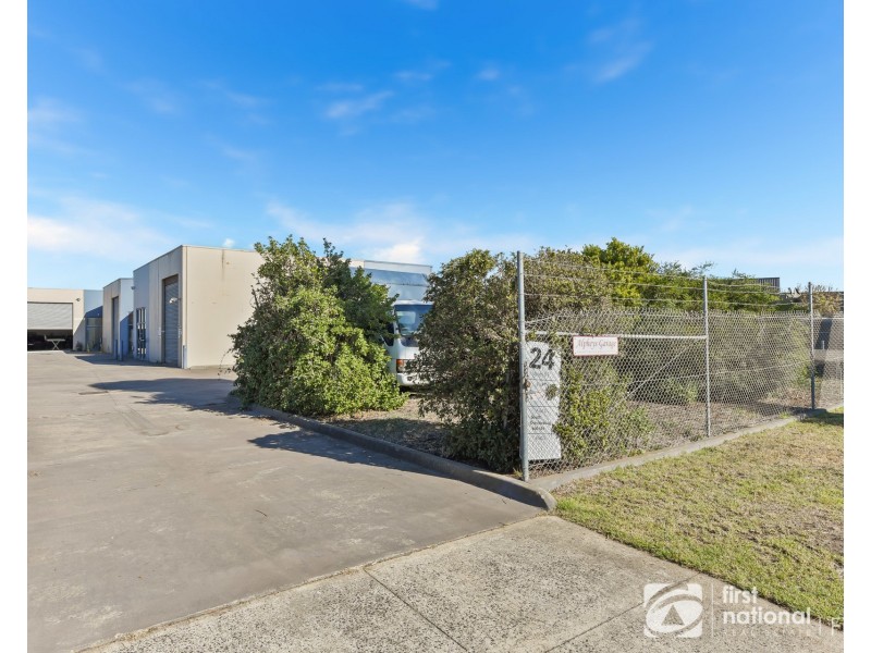 1,2,3/24 Station Street, Cranbourne VIC 3977