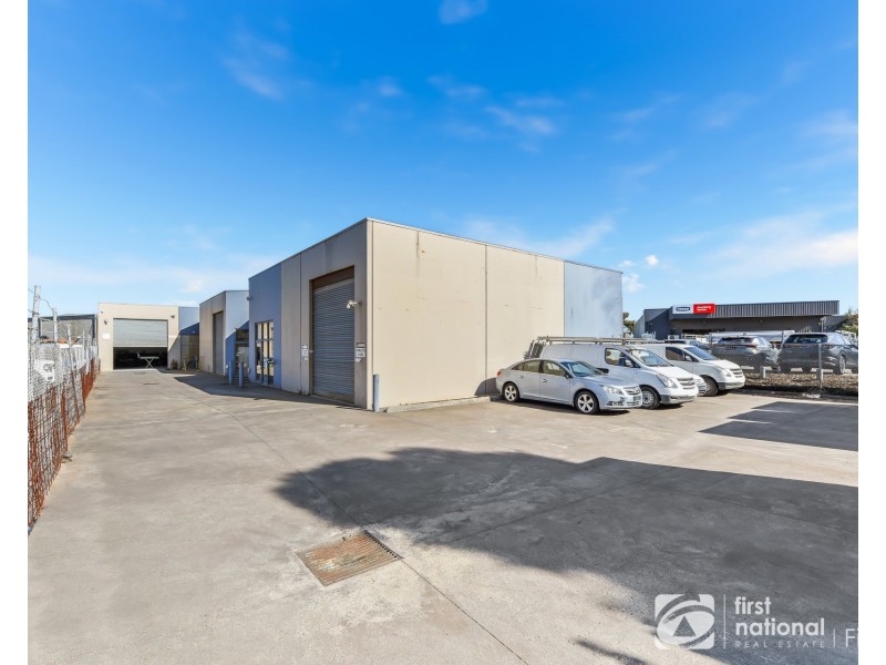 1,2,3/24 Station Street, Cranbourne VIC 3977