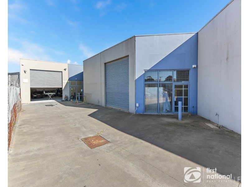 1,2,3/24 Station Street, Cranbourne VIC 3977