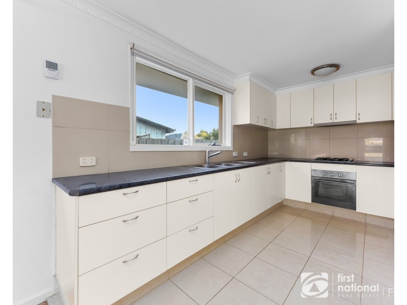 15 Roberts Road, Cranbourne VIC 3977