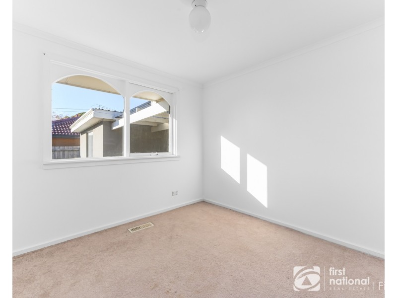15 Roberts Road, Cranbourne VIC 3977