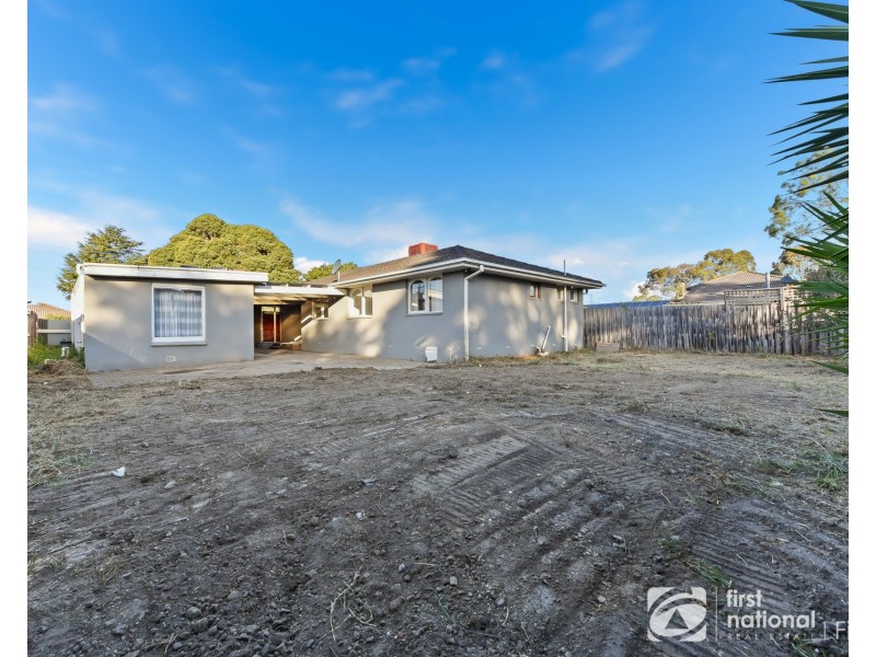15 Roberts Road, Cranbourne VIC 3977