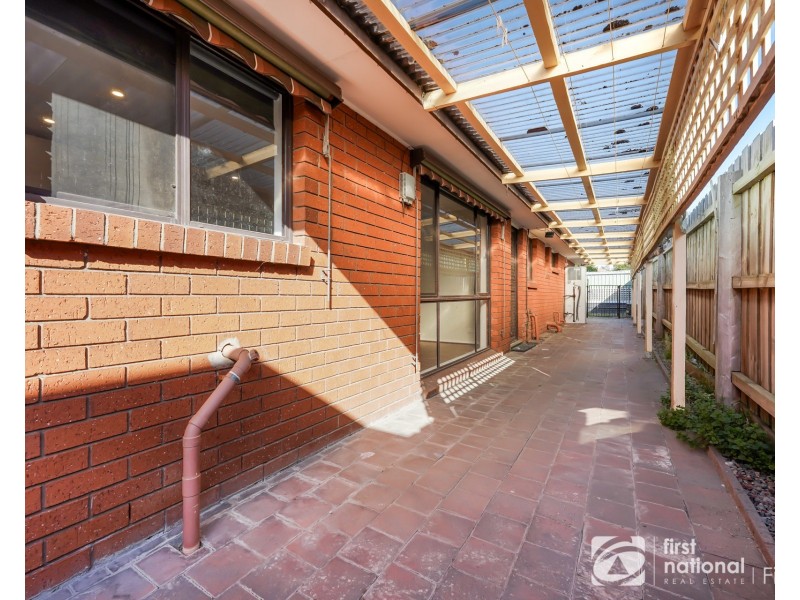 1/11 Lecky Street, Cranbourne VIC 3977