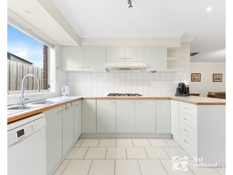 2 Dianne Court, Cranbourne North VIC 3977