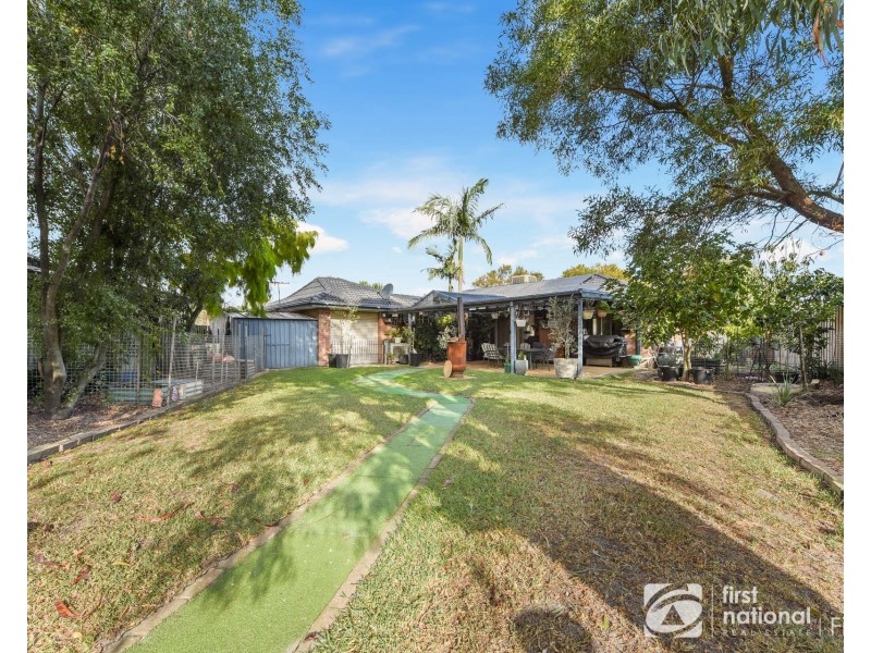 2 Dianne Court, Cranbourne North VIC 3977