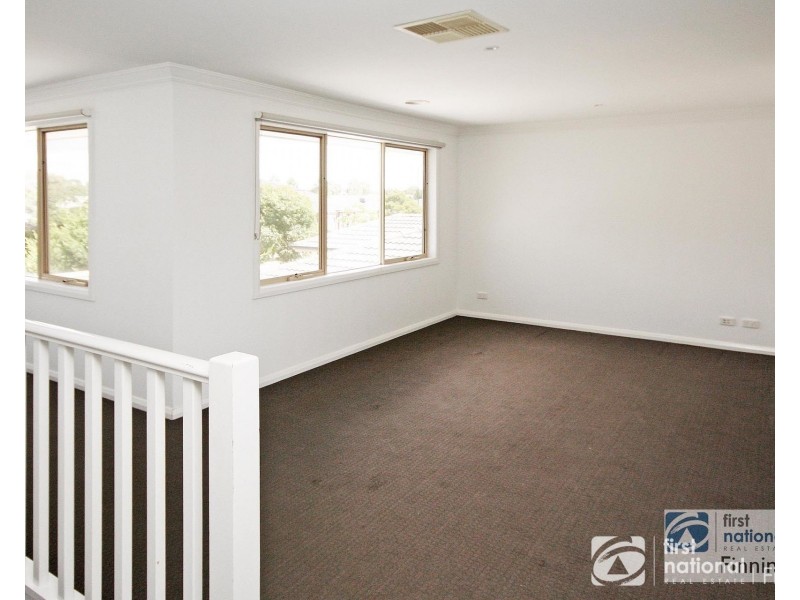 No. 82 Thunderbolt Drive, Cranbourne East VIC 3977
