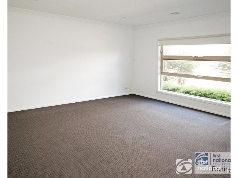 No. 82 Thunderbolt Drive, Cranbourne East VIC 3977