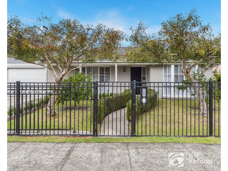 134 Courtenay Avenue, Cranbourne North VIC 3977