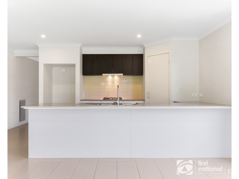 30 Kernot Parade, Clyde VIC 3978