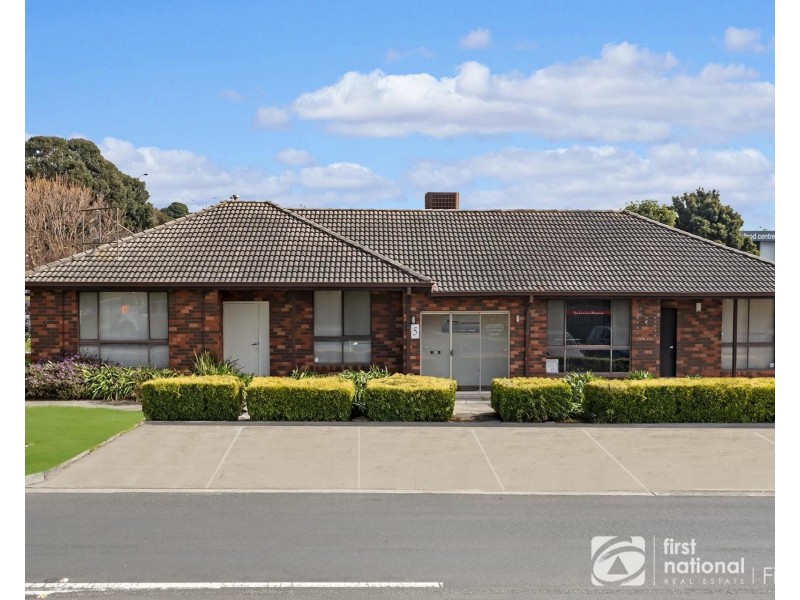 5B Codrington, Cranbourne VIC 3977