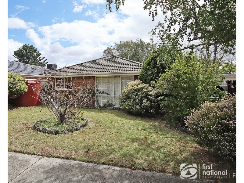 9 Courtenay Avenue, Cranbourne North VIC 3977