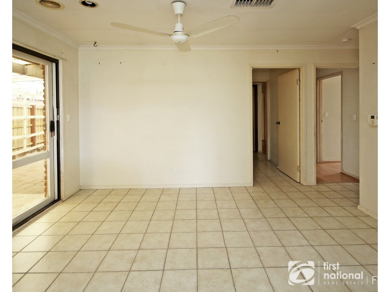 9 Courtenay Avenue, Cranbourne North VIC 3977