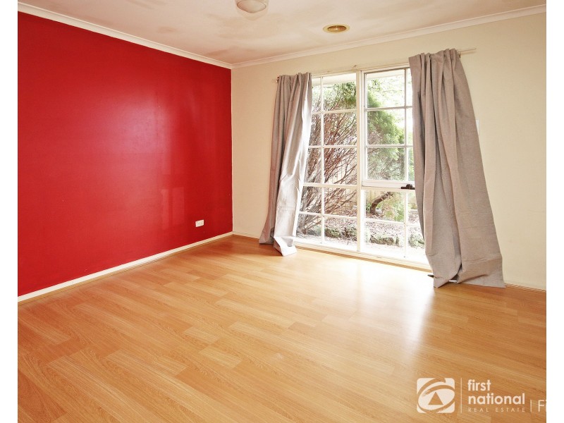 9 Courtenay Avenue, Cranbourne North VIC 3977