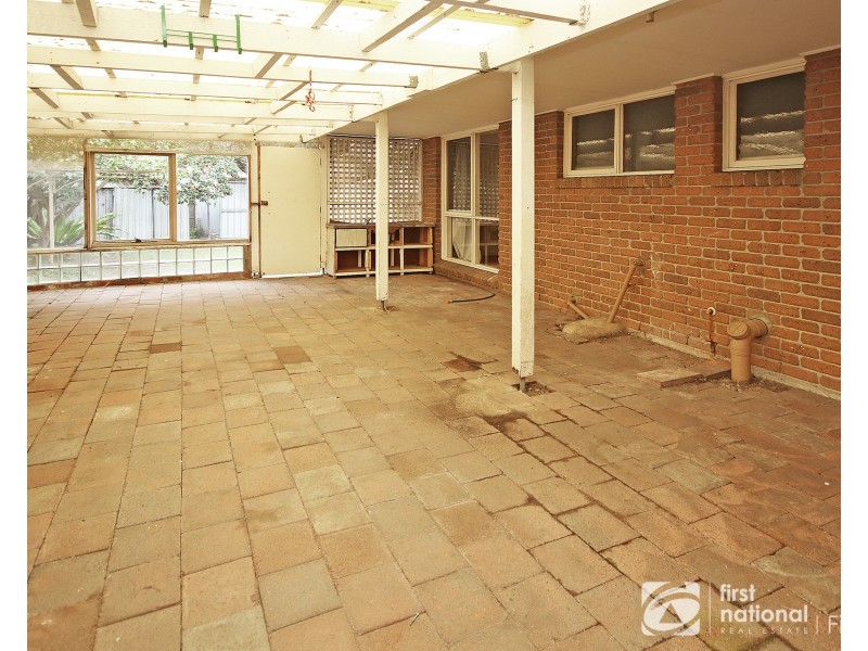 9 Courtenay Avenue, Cranbourne North VIC 3977