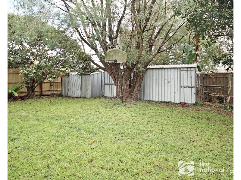 9 Courtenay Avenue, Cranbourne North VIC 3977