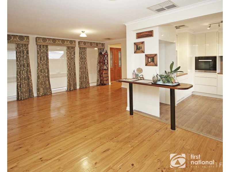 13 Millswyn, Avenue, Hampton Park VIC 3976