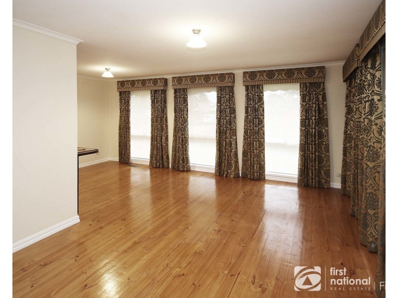 13 Millswyn, Avenue, Hampton Park VIC 3976