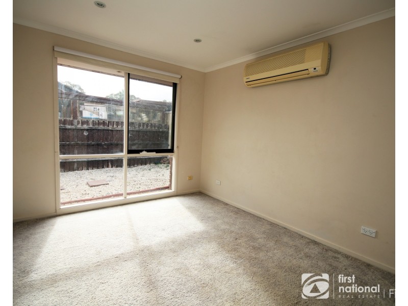 2/132 Fordholm Road, Hampton Park VIC 3976