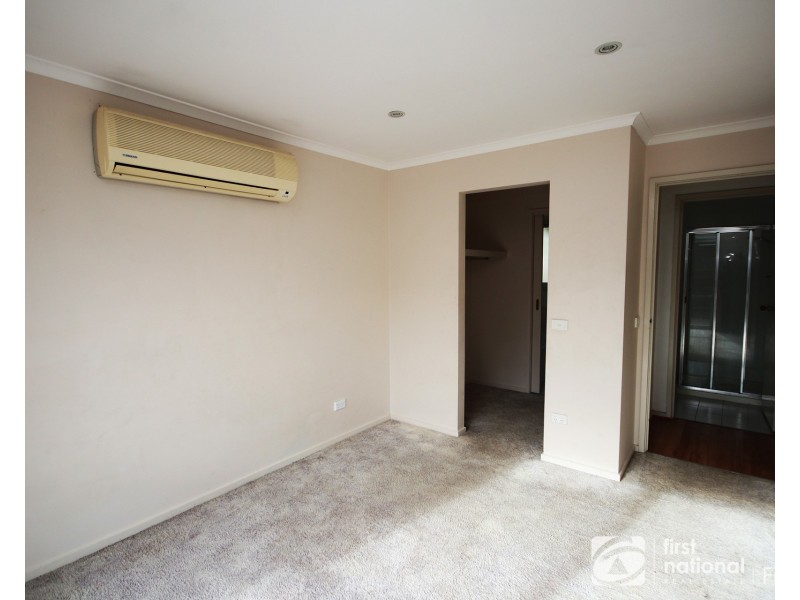 2/132 Fordholm Road, Hampton Park VIC 3976