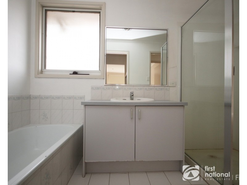 2/132 Fordholm Road, Hampton Park VIC 3976