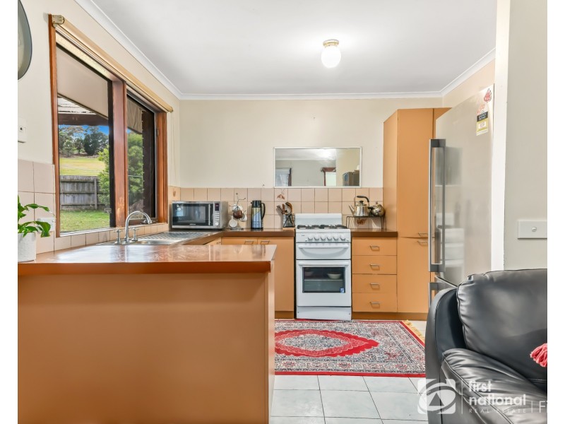 6 Millport Court, Endeavour Hills VIC 3802