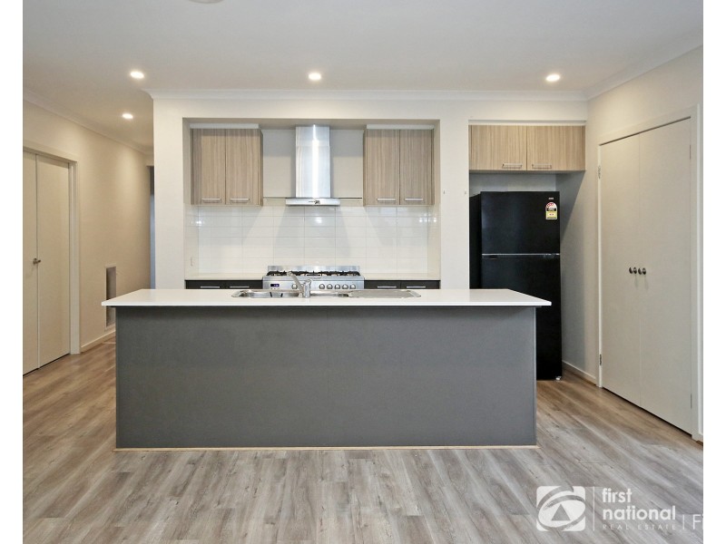 19 Tamarind Road, Cranbourne North VIC 3977