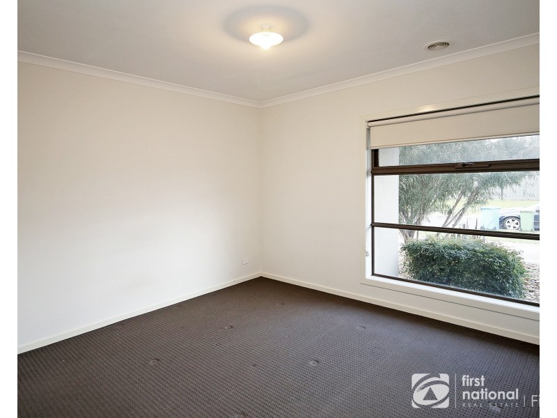 19 Tamarind Road, Cranbourne North VIC 3977