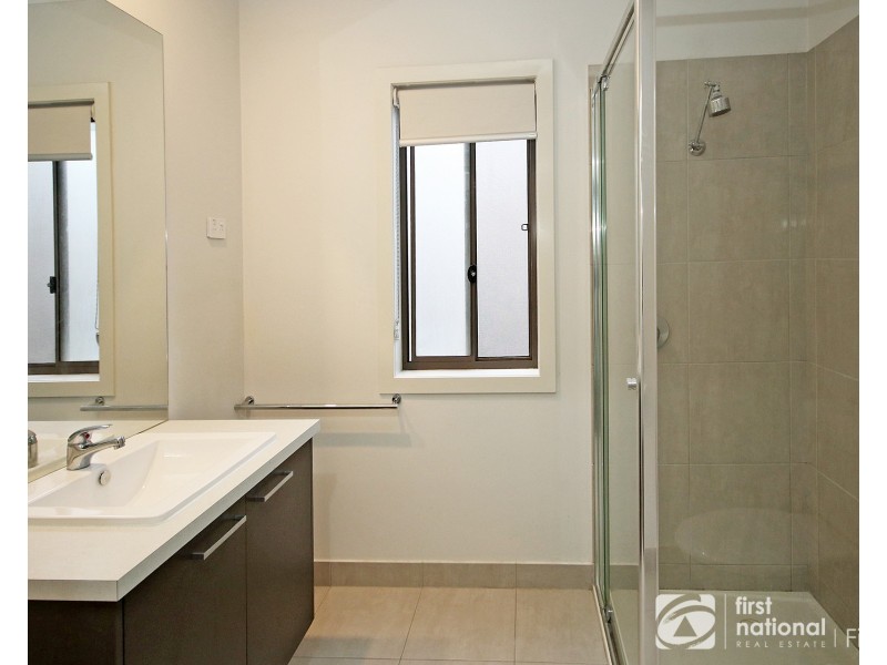 19 Tamarind Road, Cranbourne North VIC 3977