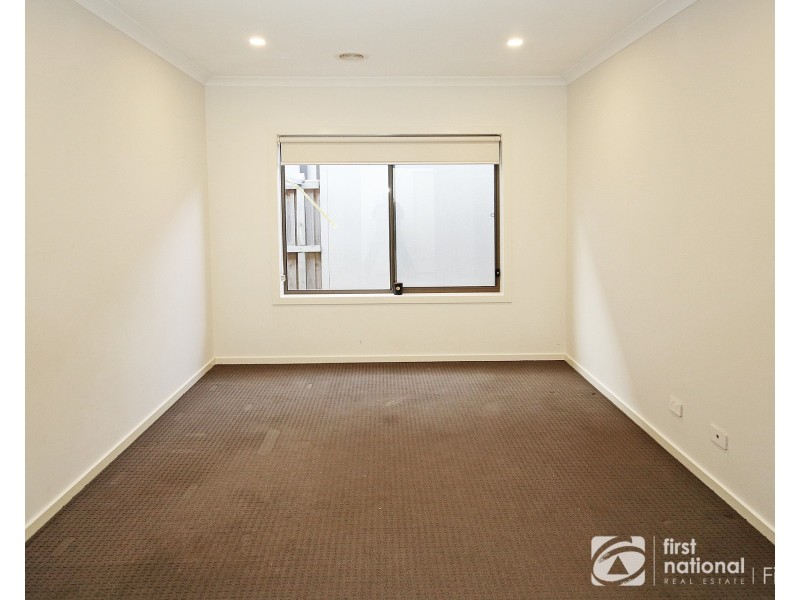 19 Tamarind Road, Cranbourne North VIC 3977