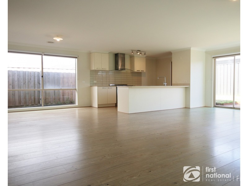 9 Annabella Street, Cranbourne East VIC 3977