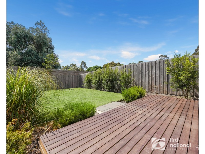 7 Savoy Grove, Cranbourne North VIC 3977