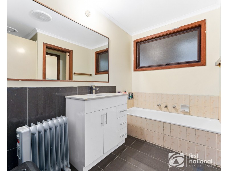 12 Hunter Court, Cranbourne North VIC 3977