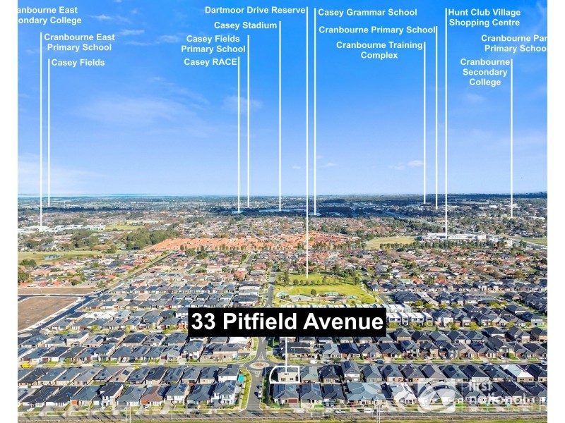 33 Pitfield Avenue, Cranbourne East VIC 3977