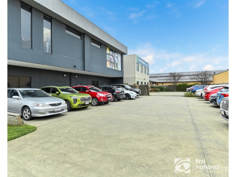 2/15 Childers Street, Cranbourne VIC 3977