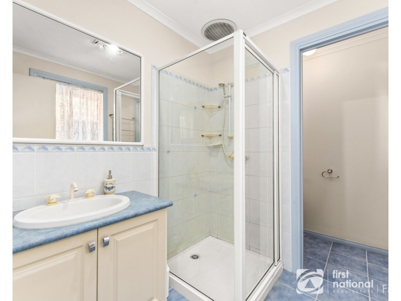 4 Sherwood Road, Narre Warren South VIC 3805