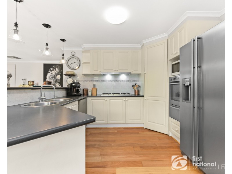 4 Sherwood Road, Narre Warren South VIC 3805