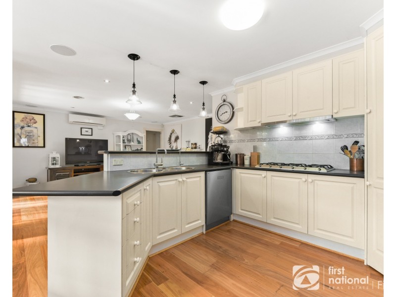 4 Sherwood Road, Narre Warren South VIC 3805