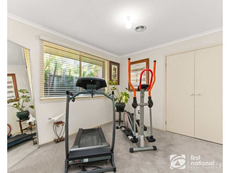 4 Sherwood Road, Narre Warren South VIC 3805